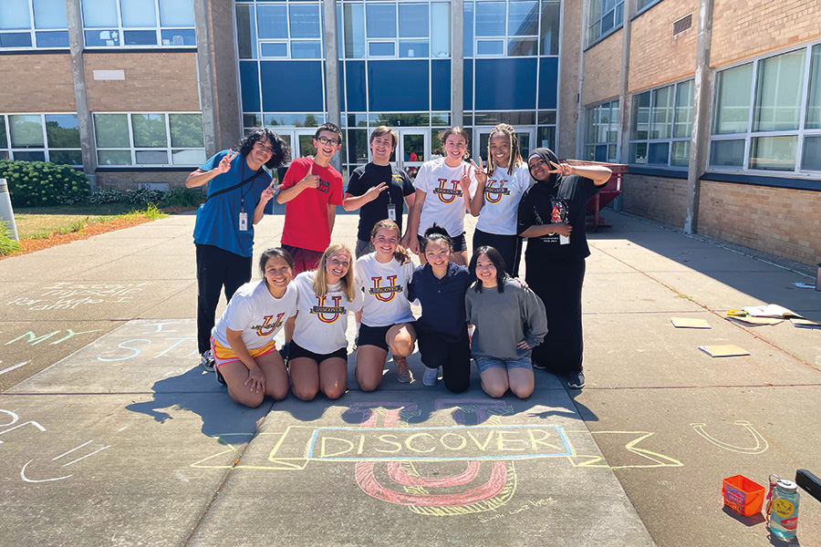 DiscoverU Columbia Heights students and their mentors